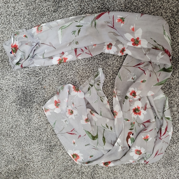 Apt. 9 Gray Scarf with Floral And Bird Accents - Picture 5 of 5